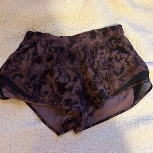 Hotty Hot Short Size 6 2.5”